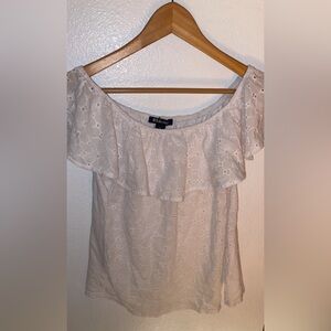 White🌼off the shoulder top
